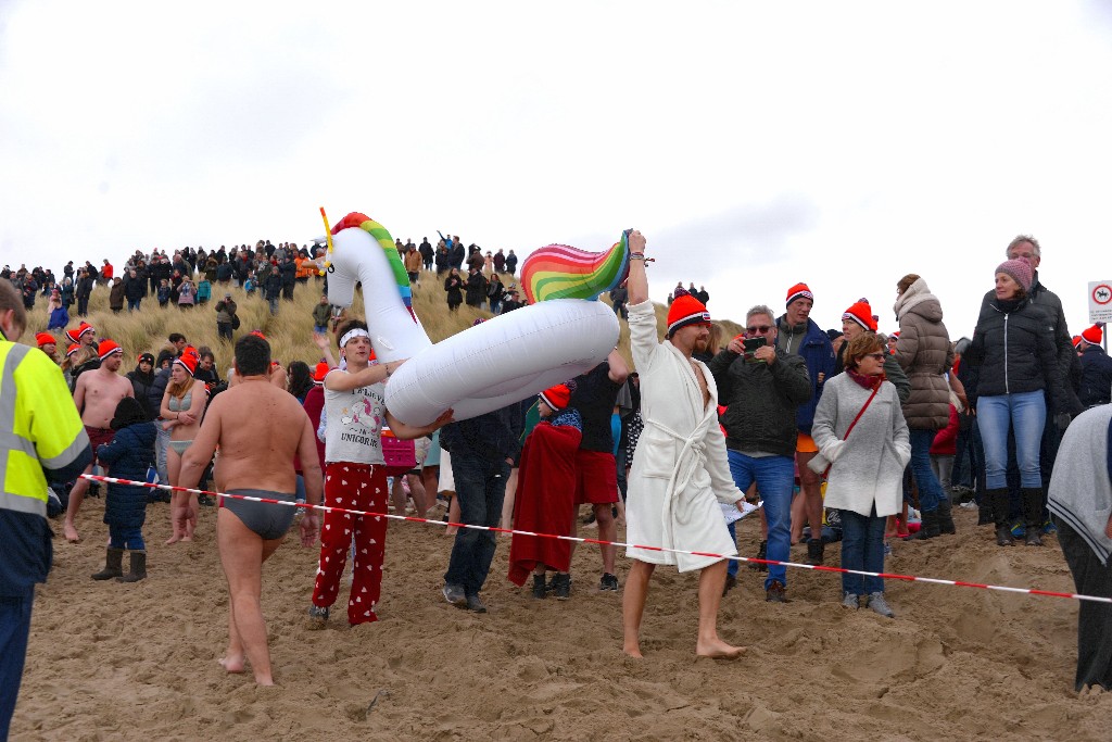 ../Images/Nieuwjaarsduik Nederzandt 2018 016.jpg